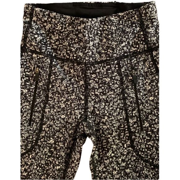 Lululemon Invigorate 7/8 Leggings Size 2 - Picture 6 of 8